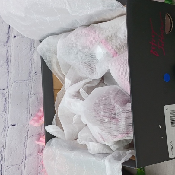 Betsey Johnson Carlos Fuchsia Heel NIB - Picture 9 of 11